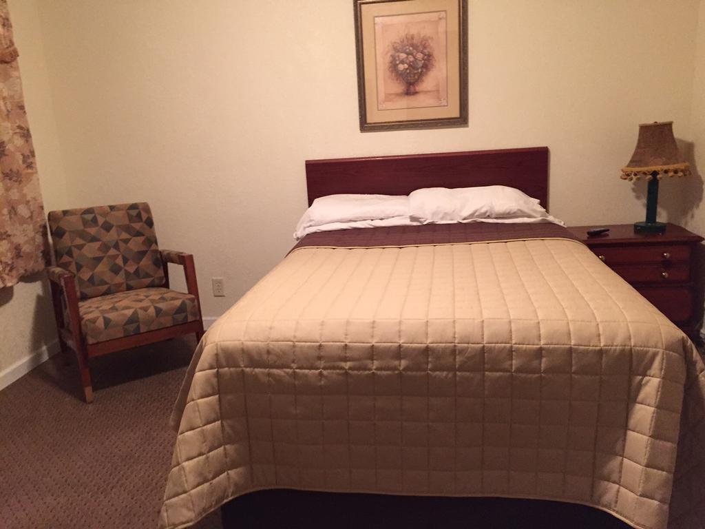 Highland Court Motel Fairmont Eksteriør bilde